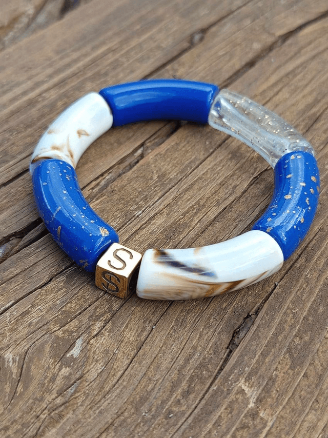 Bracelet perles tubes incurvées acrylique Anjali Mridula Raat