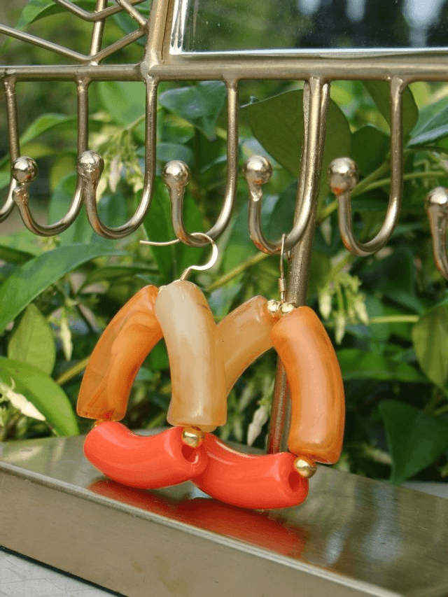 Boucles d'oreilles perles tubes incurvées Tiranga Kaddoo