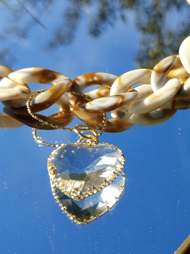 Collier en grosses mailles en acrylique Savaana coeur blanc