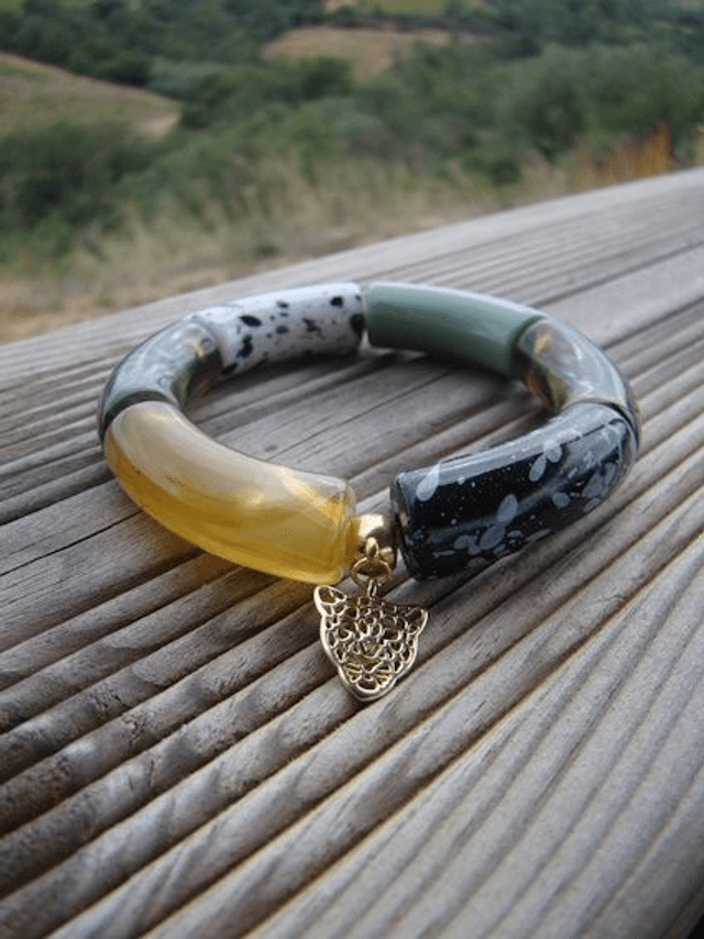 Bracelet perles tubes incurvées Mohana kaary breloque tête léopard