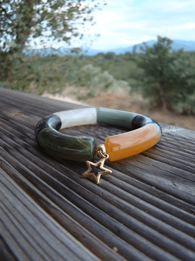 Bracelet perles tubes incurvées Mohana Taara breloque étoile