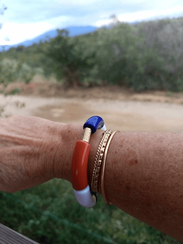 Bracelet perles tubes incurvées Chandra Tiranga 