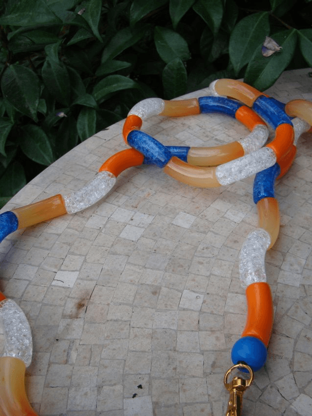 Bijou de téléphone perles tubes Phlorosent Naaranguee
