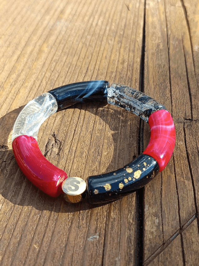 Bracelet perles tubes incurvées acrylique Anjali Maanik N°2