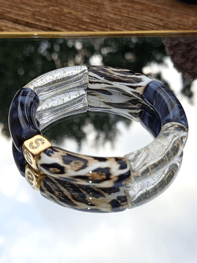 Bracelet jonc perles tubes acrylique léopard Indrani Sundarata