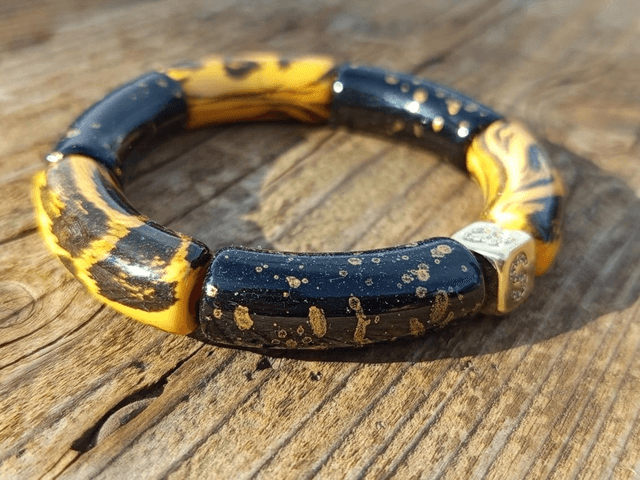 Bracelet jonc perles tubes acrylique léopard Indrani Jiraaph N°3