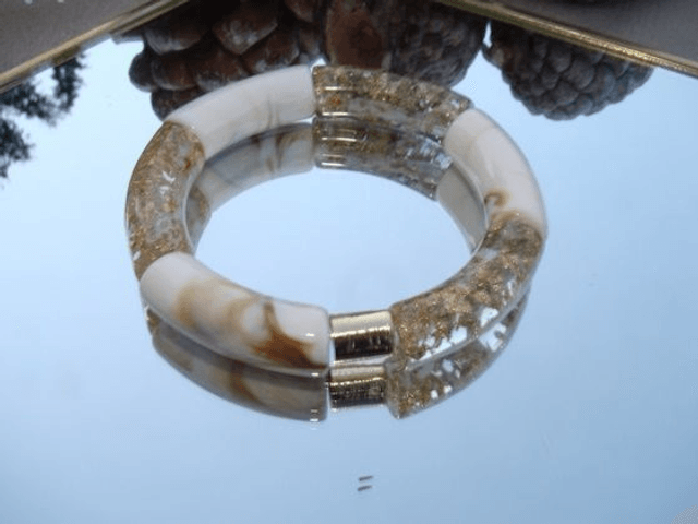 Bracelet perles tubes incurvées Chandra Savaana beige paillettes