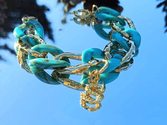 Bracelet gros maillons en acrylique Nīlā sōnē kā kaṛā
