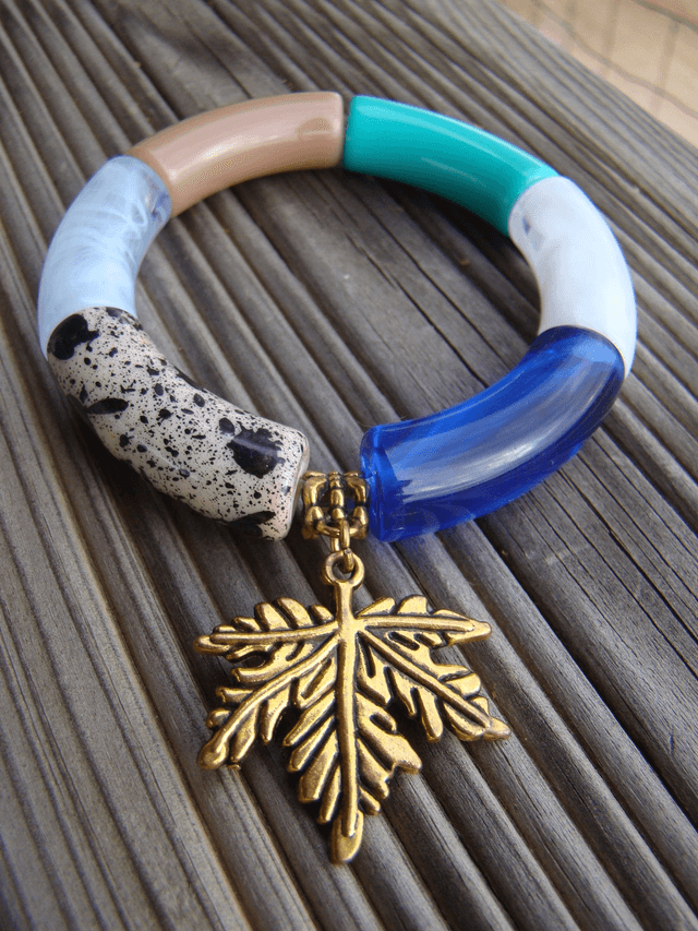 Bracelet perles tubes incurvées Mohana Nadi Ki Lahar feuille d'érable