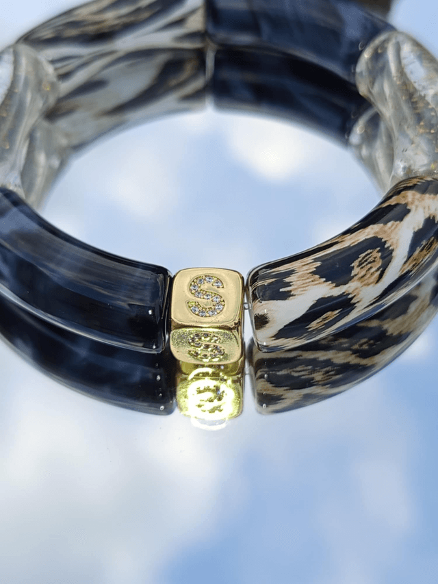 Bracelet jonc perles tubes acrylique léopard Indrani Sundarata