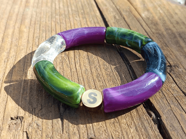 Bracelet perles tubes incurvées acrylique Anjali Mohini