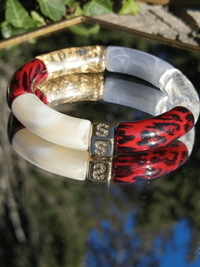 Bracelet jonc perles tubes acrylique léopard Indrani Laality