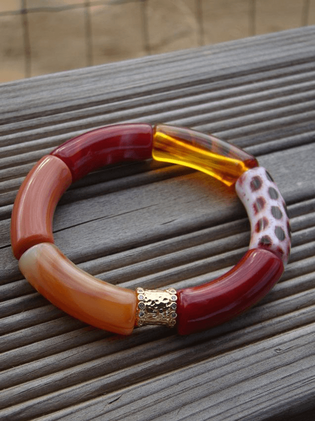 Bracelet jonc perles tubes acrylique léopard Indrani Maanik