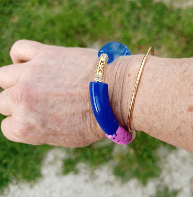 Bracelet perles tubes acrylique Chandra Neela Gulaabee