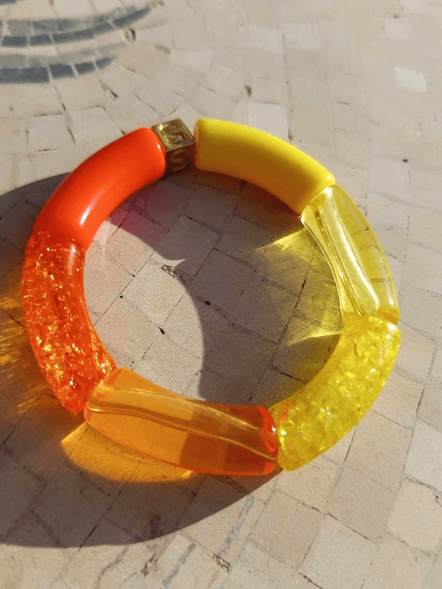 Bracelet perles tubes incurvées acrylique Anjali Surya