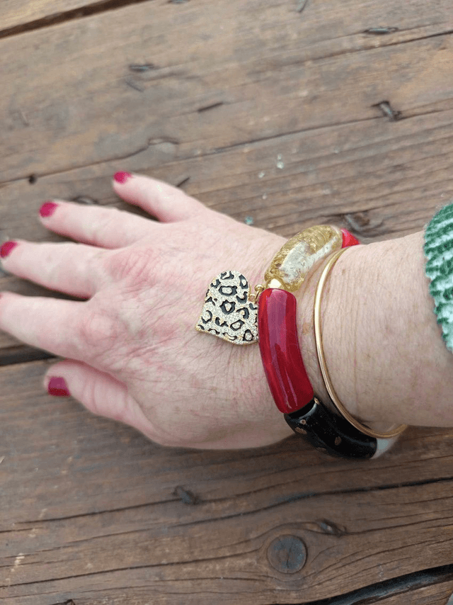 Bracelet perles tubes incurvées Mohana Maanik breloque coeur