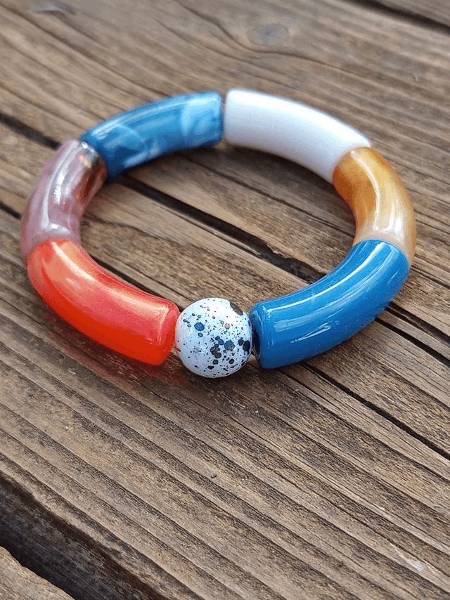 Bracelet perles tubes incurvées acrylique Uma Agniya