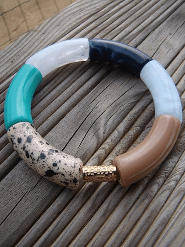 Bracelet perles tubes incurvées Chandra Nadi Ki Lahar