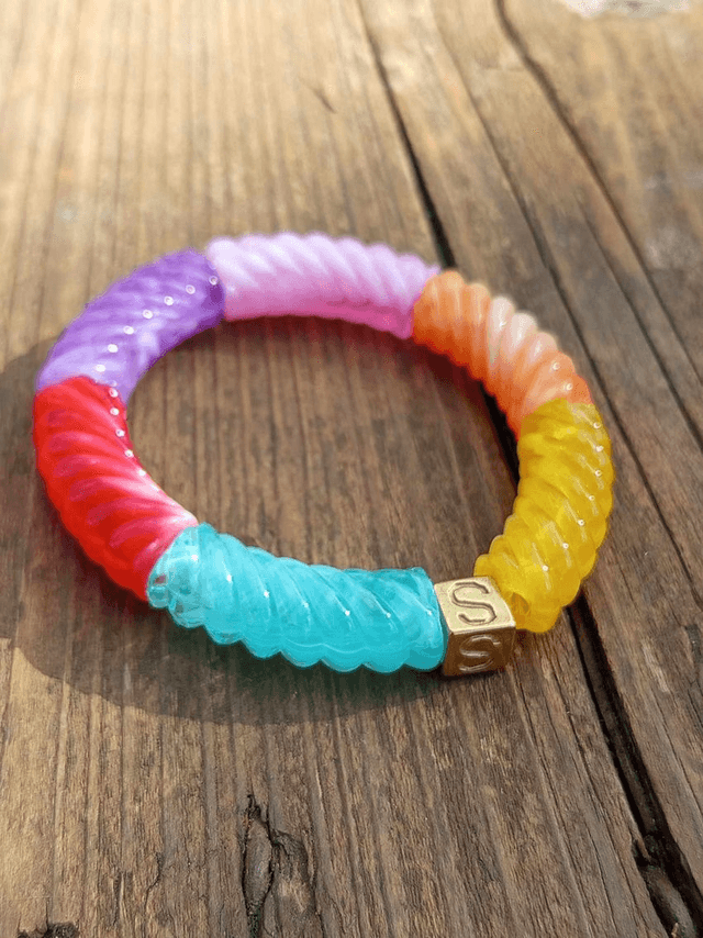 Bracelet perles tubes incurvées acrylique Anjali Indrahanush