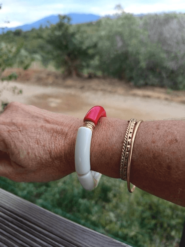 Bracelet perles tubes incurvées Chandra Rangin Bandhan