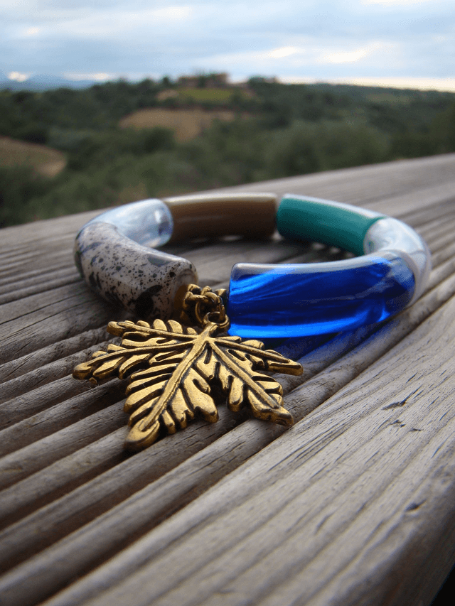 Bracelet perles tubes incurvées Mohana Nadi Ki Lahar feuille d'érable