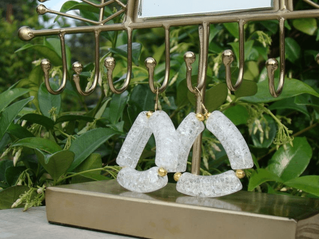 Boucles d&#039;oreilles perles tubes incurvées craquelées Roshanee Sno Vhait