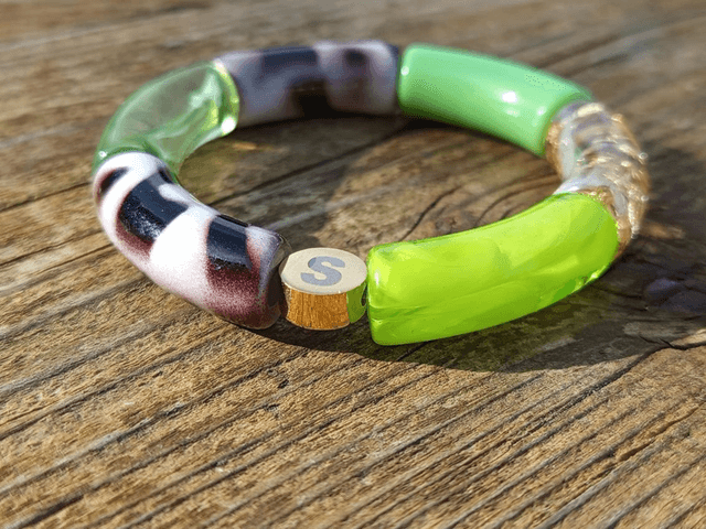 Bracelet jonc perles tubes acrylique léopard Indrani Sajag Patte
